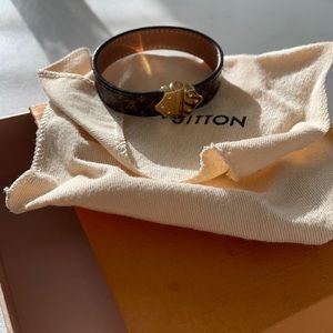 Louis Vuitton bracelet size 19.